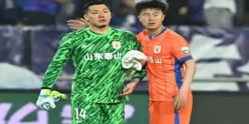 合同到期前夕：曼联面临留人与重建的两难考验- 爱游戏体育