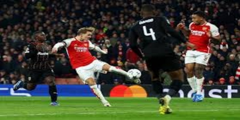 伦敦德比战火重燃：枪手迎战危机老鹰 -爱游戏体育视角- 爱游戏体育