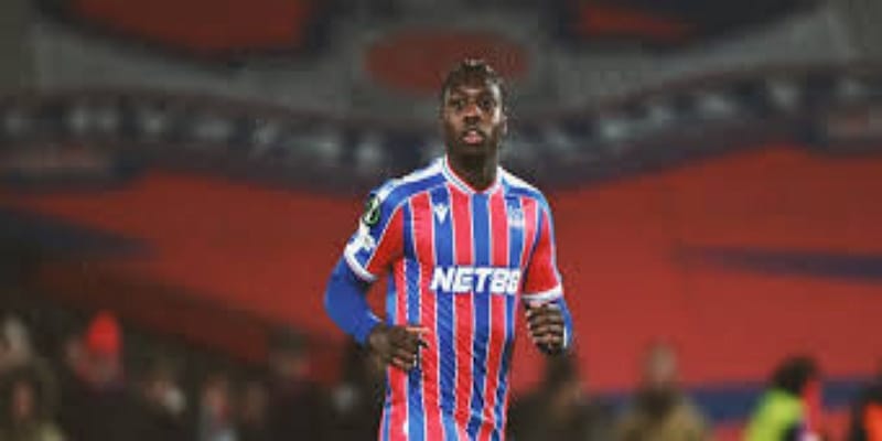 战术对比：主场枪手vs坚韧老鹰 - 爱游戏体育战术解析- 爱游戏体育