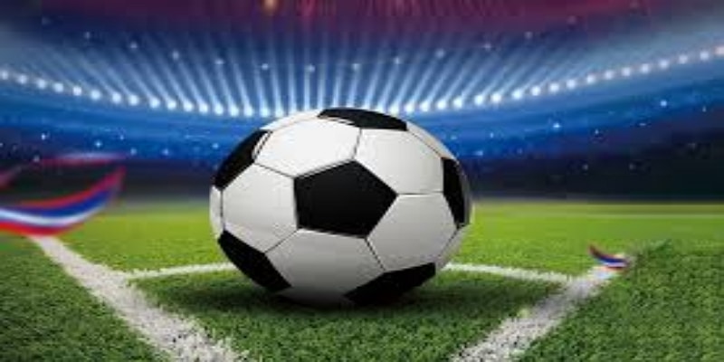 英冠联赛：三强争霸与保级混战 - 爱游戏体育独家解析 -爱游戏体育