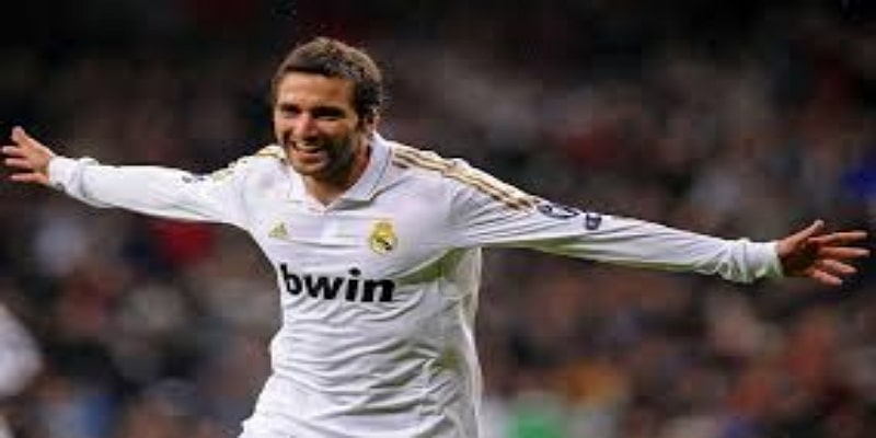 视角：比赛关键瞬间与战术制胜-爱游戏体育