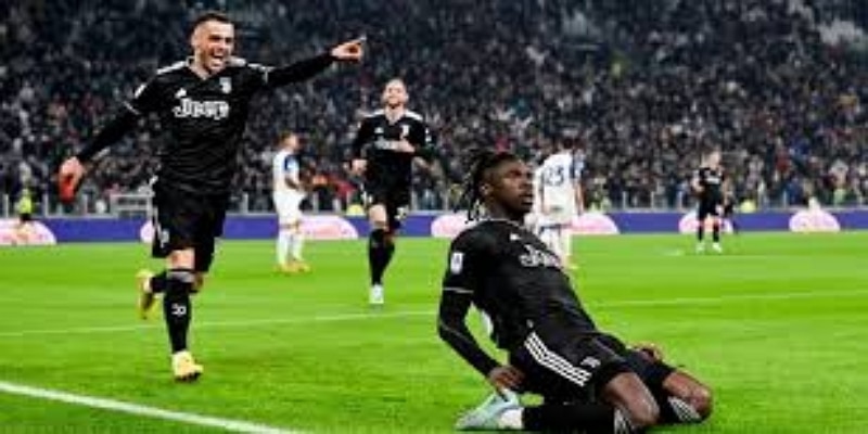 下半场爆发：达卡双响锁定胜局- 爱游戏体育