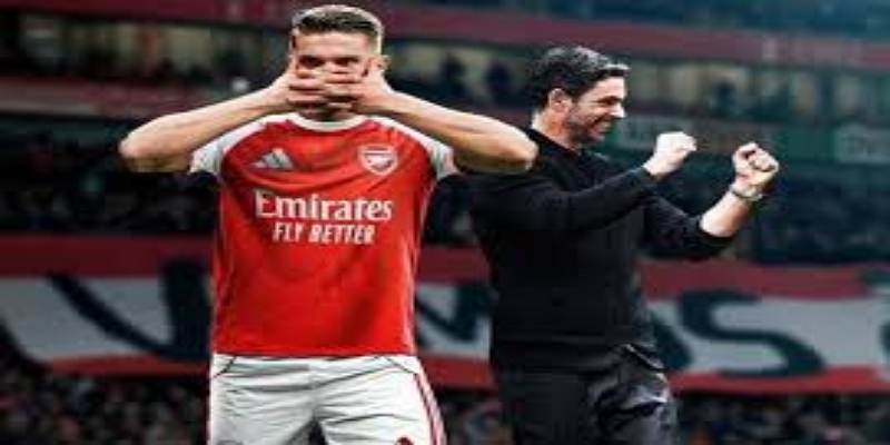 枪手中场换代提速：爱游戏体育解析引援逻辑-爱游戏体育