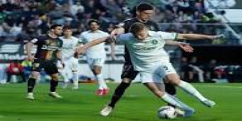 足球的社会角色：不只是竞技，更是价值输出-爱游戏体育