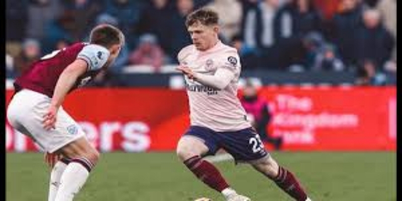 战术与球员表现分析：爱游戏体育深度解析-爱游戏体育