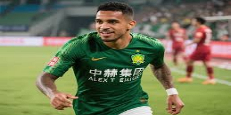 破纪录签约背后的战略考量：爱游戏体育解析转会价值- 爱游戏体育