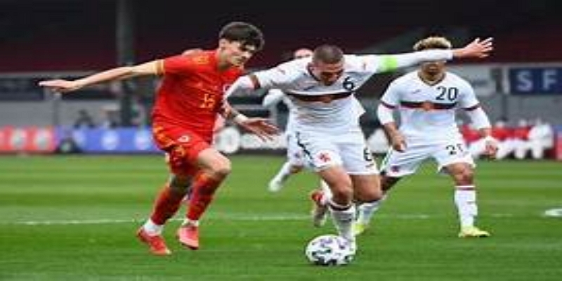 Davies的救赎时刻：伤病阴霾后的关键先生-爱游戏体育