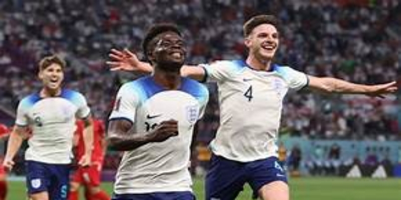 爱游戏体育战术分析：内维尔可能引入的体系革新-爱游戏体育