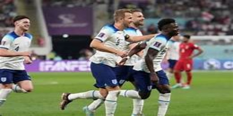 爱游戏体育解析：从曼联传奇到女足主帅的跨界转型-爱游戏体育